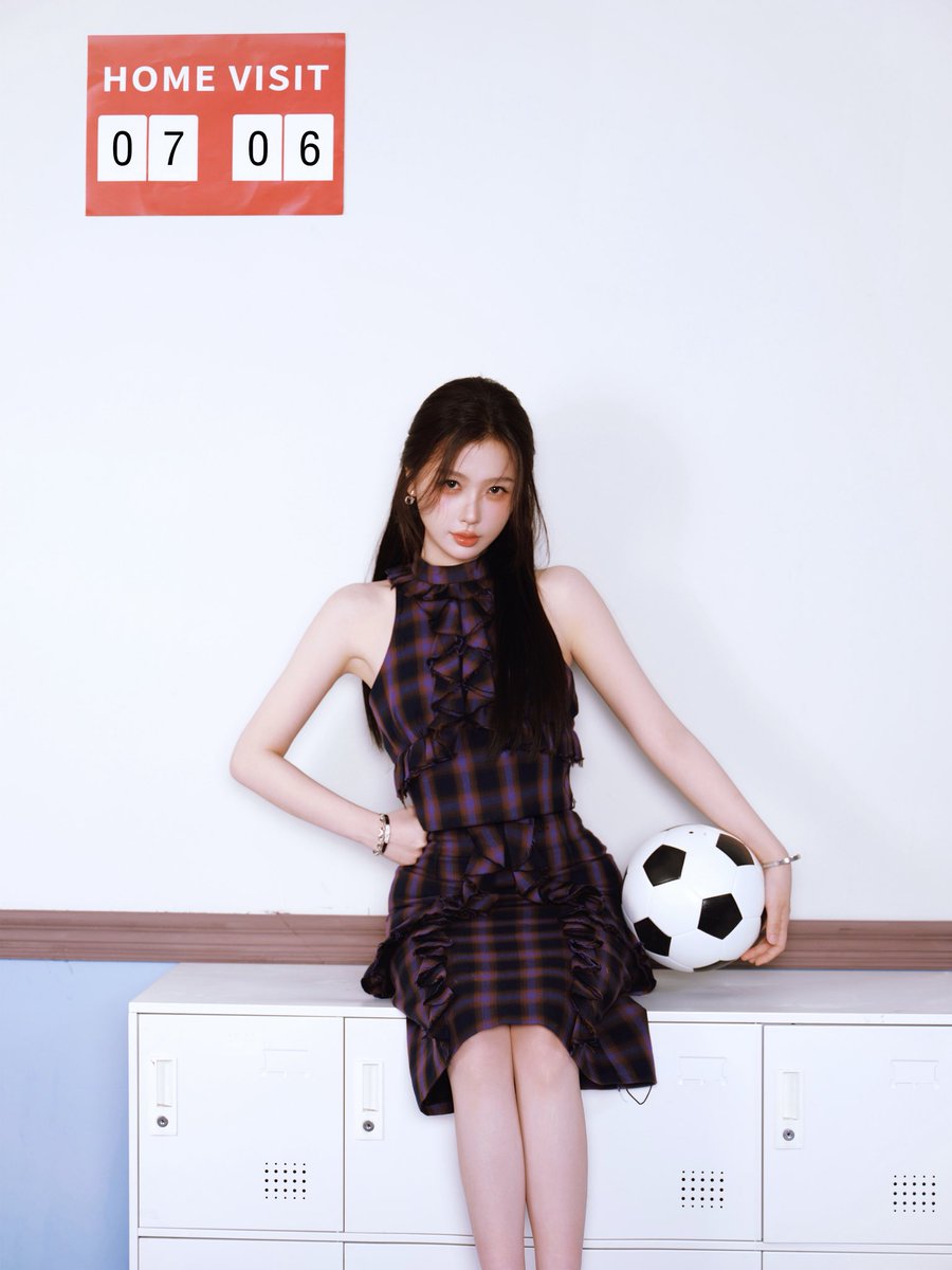 dimsumcom's tweet photo. 이런 선생님이 우리 학교에 있었으면 축구도 공부도 전교 1등 했죠 https://t.co/Yw1gYZWZHl