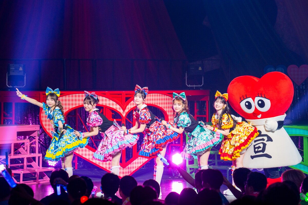 natalie_mu's tweet photo. 【ライブレポート】
超ときめき♡宣伝部の全国ツアーが開幕！
新シングル曲「大盛りハッピー」初披露

「悔いが残らないように
　全力で活動していきたい」

👇️記事はこちら（写真15枚）
https://t.co/hdFUvMnH3s

#超とき宣 https://t.co/hCVYWYDGbW
