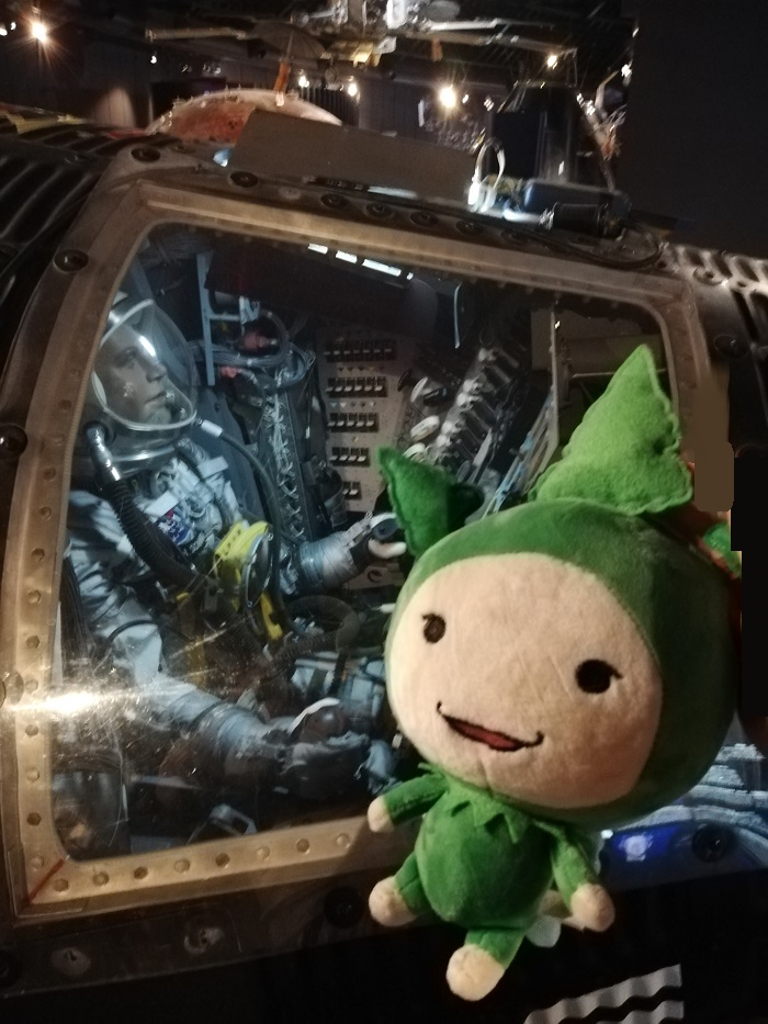 yuttarikaga_320's tweet photo. この間の羽咋旅行、⑫が抜けてたね💦

加賀から飛び出して、モリスケくんと
羽咋にお出かけしてきたよ⑫

羽咋市といえば ＃コスモアイル羽咋
本物の宇宙船や探索機が展示されてる博物館

※宇宙飛行士さんはお人形です

＃ダイナム ＃ゆ加賀のモーリーズ https://t.co/e7s7fRx9a8