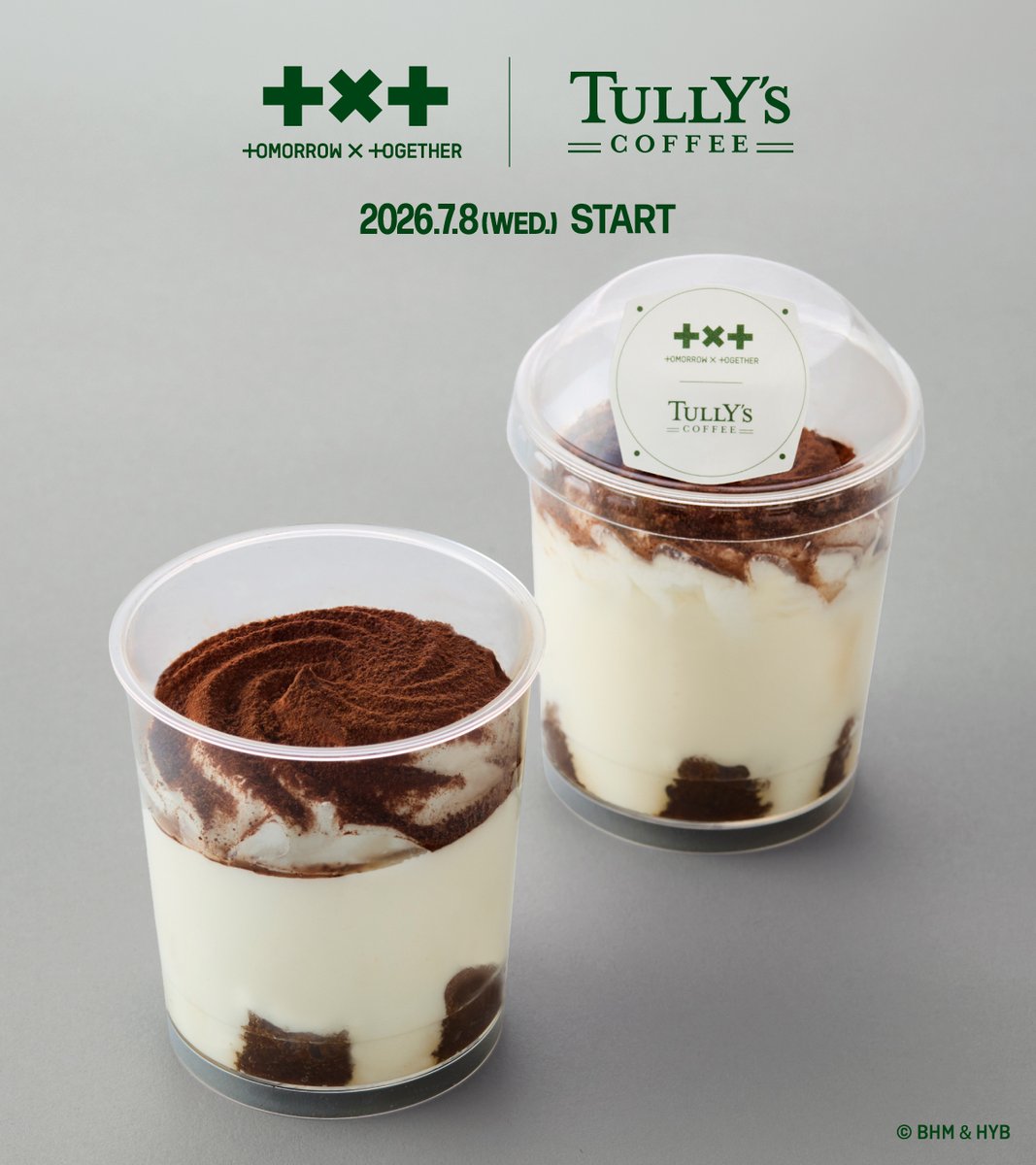 Tullys_jp's tweet photo. ＼コラボフード紹介 vol.3🍴／
✅7.8㈬発売　#カップティラミス

カップで楽しむ、さっぱりティラミス☕
コーヒーシロップがしみ込んだココアスポンジに、マスカルポーネ入りムースやクリームを重ねました♪
夏のおやつ時間にもぴったりの一品です。

剥がせるコラボシール付き💞
#TXT #TOMORROW_X_TOGETHER #タリーズコラボ
@TXT_bighit_jp