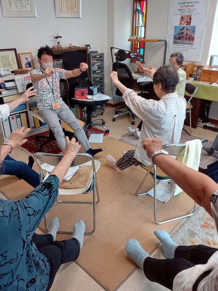 kenkoudankun's tweet photo. 【健康づくり出前講座「すわってトレーニング」を開催しました。】
～記事作成：西地区　健康づくり推進員　吉田～

健康に過ごすために必要な体操は三つあります。
…詳しくは、https://t.co/2hdgD9ZUwTをご覧ください。
#健康づくり支援センター #武蔵野市 #いきいきサロン https://t.co/4YcaDuflzs