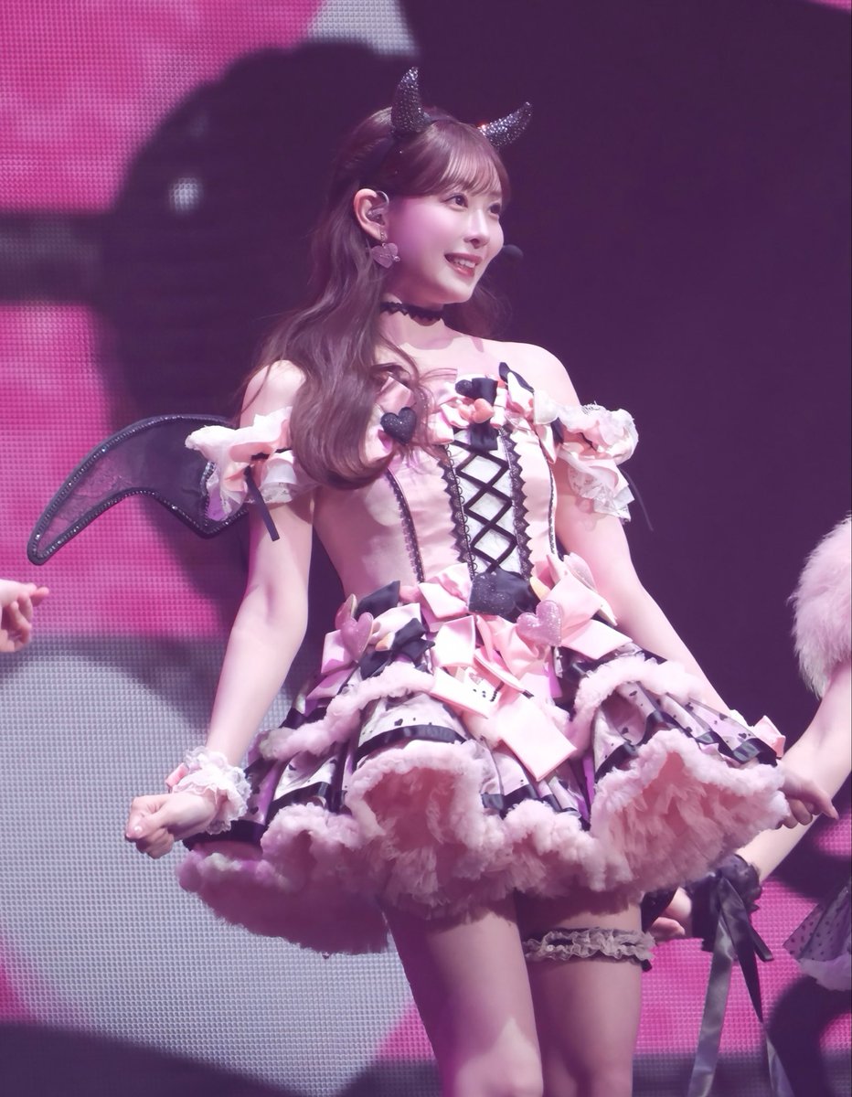 miyukiofficial9's tweet photo. 1枚目、10年前（Lv22）のわるきー
2.3枚目、最新（Lv.32）のわるきー
写真の雰囲気も含めて時代すぎる..😈 https://t.co/IeotaZ98kS