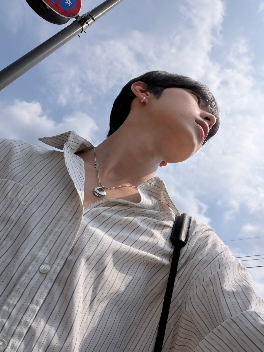 CHUEILIYU_TH's tweet photo. 06072026 - #ริบอูมีอัพเดท  Plus Chat Update 

🐰 : อากาศดีจัง~ 😎

🔗 https://t.co/UiFUYE4YHV

#CHUEILIYU #최립우
#플레어유 #FLAREU
#ชเวริบอู https://t.co/iBYIqddIfz