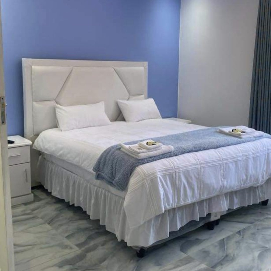 zimadventures's tweet photo. Nyanga holidays are planned now for the summer and you can pay in flexible instalments.
These are 4 units of 2 bedroomed villas in Nvanga and they come on a self-catering basis. They are going for $220 per night. We can also help you with activities and attractions.
Whatsapp ZimAdventures at +263 783 682 334 for bookings, holiday packages, group trips and more.