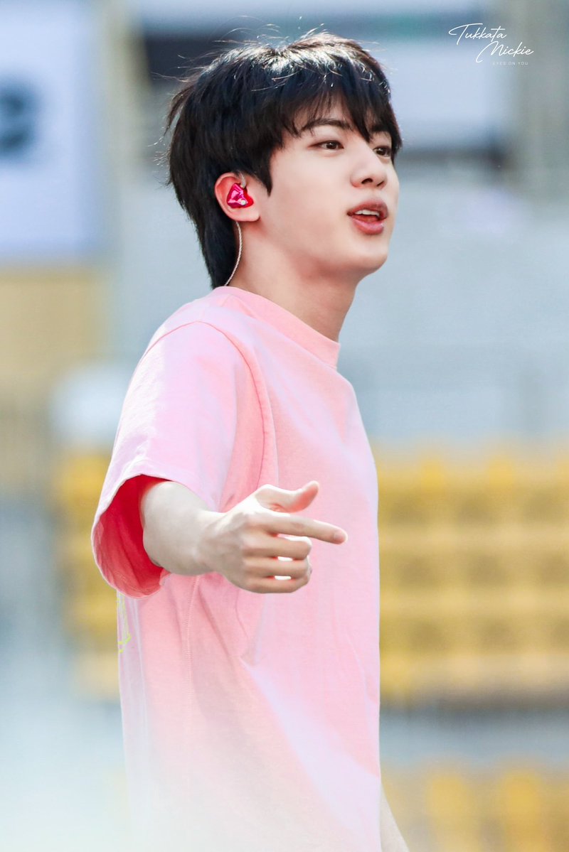 Tukkatamickie37's tweet photo. Baby 🐹 https://t.co/pwQDHb95X4