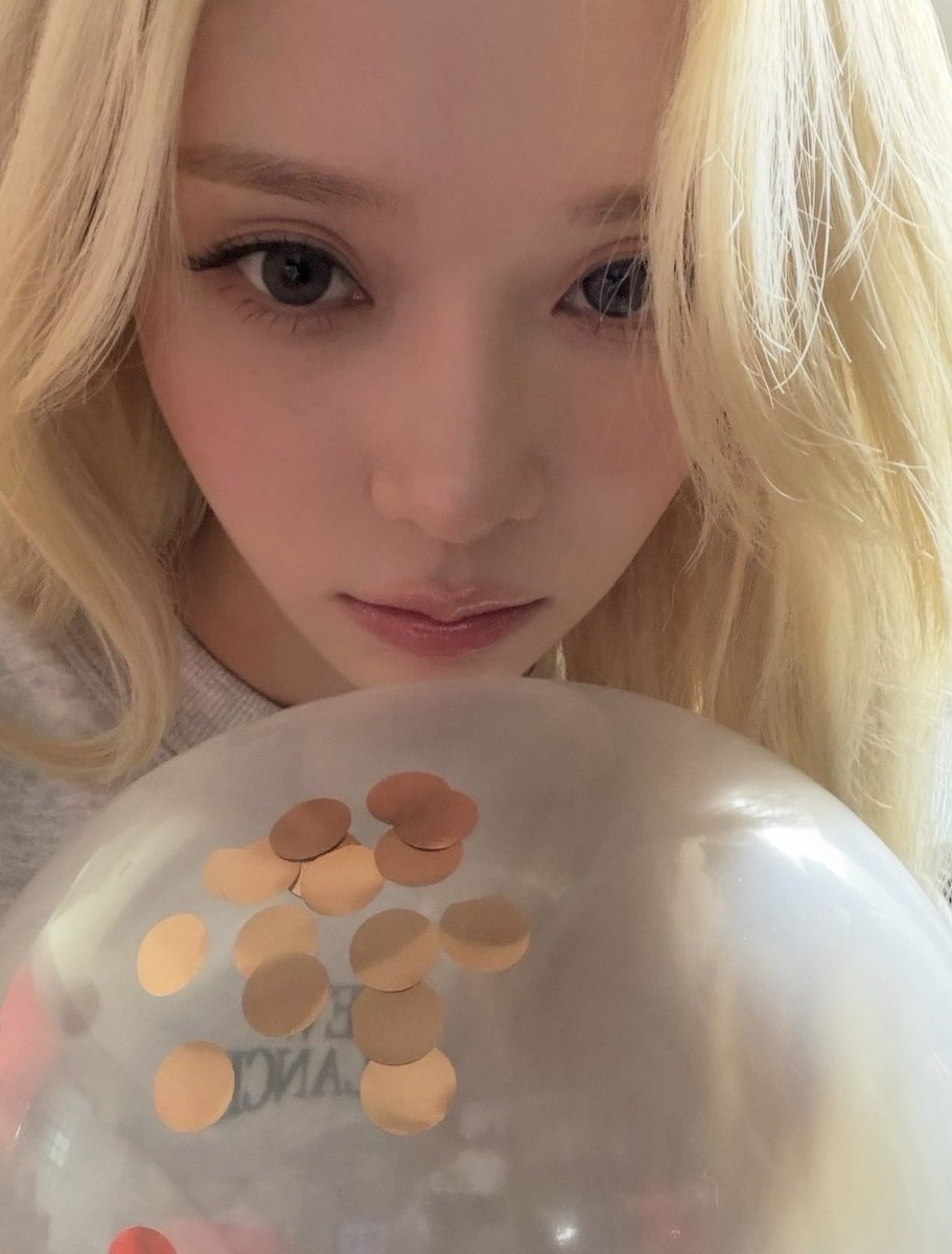 mjkmwntr's tweet photo. WINTER sent a photo on 🫧

#에스파 #윈터 #WINTER https://t.co/dcwRaXl0M4