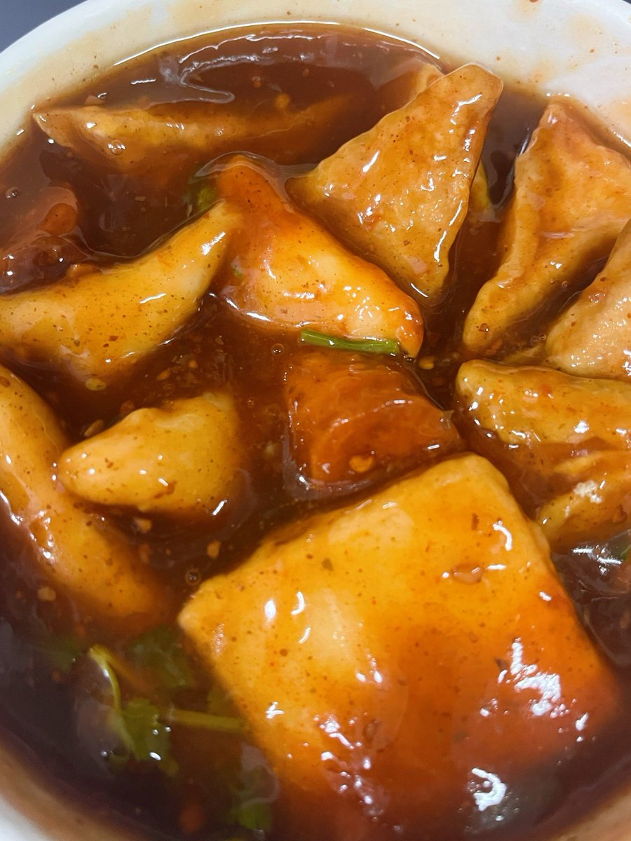 himanshu_saggar's tweet photo. [Midnight snack win! Crispy Chinese stinky tofu with chili sauce  Perfect late-night pick-me-up after a long day. #StreetFoodVibes]， https://t.co/VCdRvhs0RP