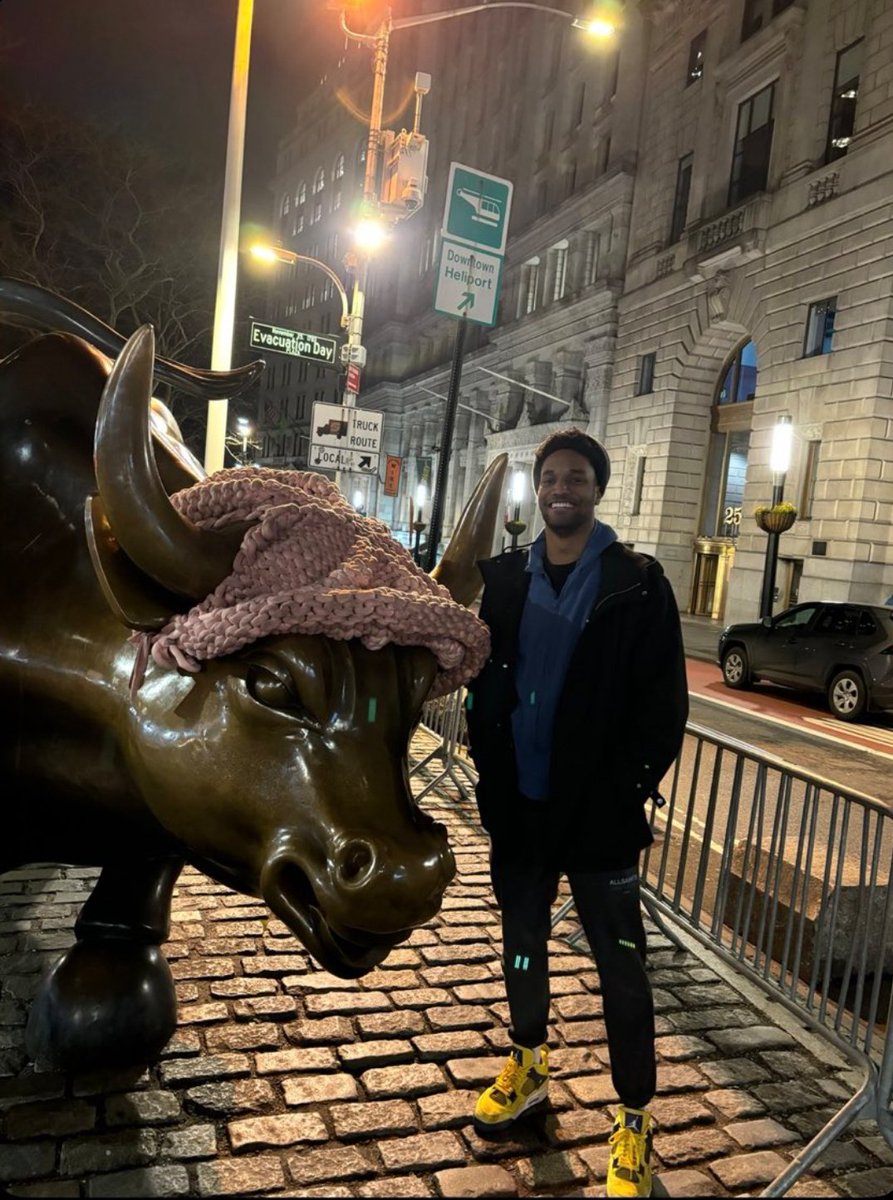 Farmercharts's tweet photo. ansem mission is return the hat to the bull

wif = dog wif hat
bif = bull wif hat

bif = beef

beef = bull

RETURN TO MEMES. 

60% to ansem wallet + creator fees. https://t.co/kVuTkwmvXu