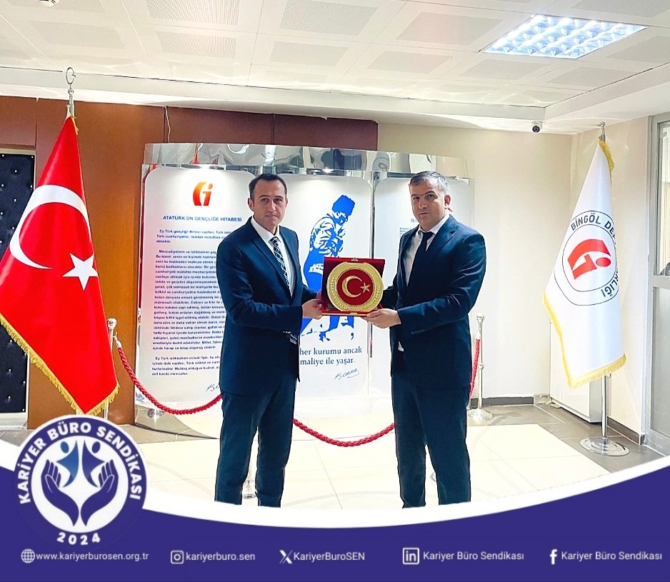 KariyerBuroSEN's tweet photo. Genel Başkanımız Sayın Tolga AKGÜL ve Genel Başkan Yardımcımız Sayın Aykut EMİRAHMET'in katılımlarıyla Bingöl programı kapsamında Bingöl Defterdarı Sayın Veysel UÇUR makamında ziyaret edilmiştir.

Programın devamında Bingöl Defterdarlığında görev yapan çalışma arkadaşlarımızla bir araya gelinerek sendikamızın hak temelli sendikacılık anlayışı hakkında bilgilendirmelerde bulunulmuş; meslektaşlarımızın değerlendirmeleri, önerileri ve beklentileri dikkatle dinlenerek verimli istişareler gerçekleştirilmiştir.

Her ziyaret, meslektaşlarımızla kurduğumuz bağı daha da güçlendiren ve ortak hedefler etrafında kenetlenmemizi sağlayan kıymetli bir buluşmadır. Nazik ev sahipliği, samimi ilgileri ve misafirperverlikleri dolayısıyla tüm çalışma arkadaşlarımıza teşekkür ediyoruz.

#KariyerBüroSendikası
#KariyerBüroSen