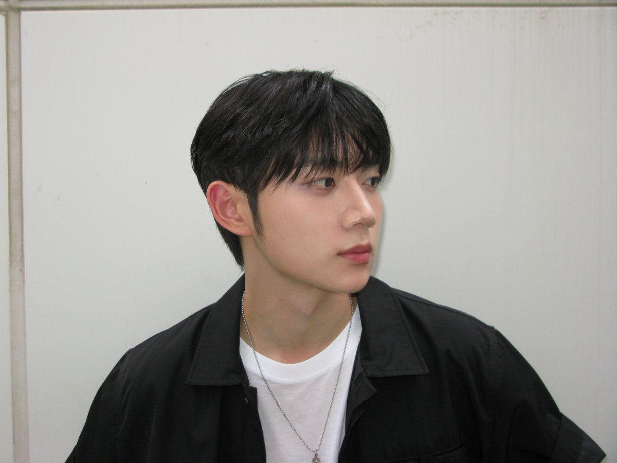 TPST_twt's tweet photo. [#형섭] 햅삐 월요일✨🩵 https://t.co/nhtUe7FlNl