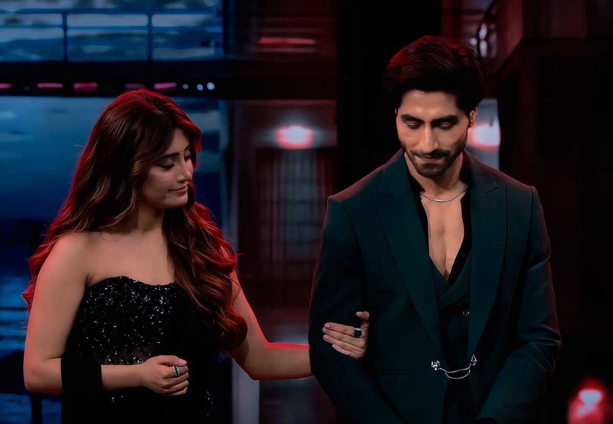 Jiyu_cutieee's tweet photo. He was getting emotional but she was there fir him as always 🤍
[ #Lockupp2 • #harshvi ] https://t.co/YYPpF31VWC