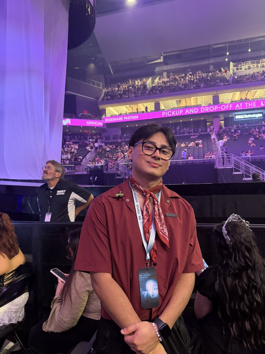 sebsmen's tweet photo. The eternal sunshine tour - 2026
Austin, tx day 1 ☀️❤️
#Arianators #theeternalsunshinetour #arianagrande https://t.co/YgkDGf4nns