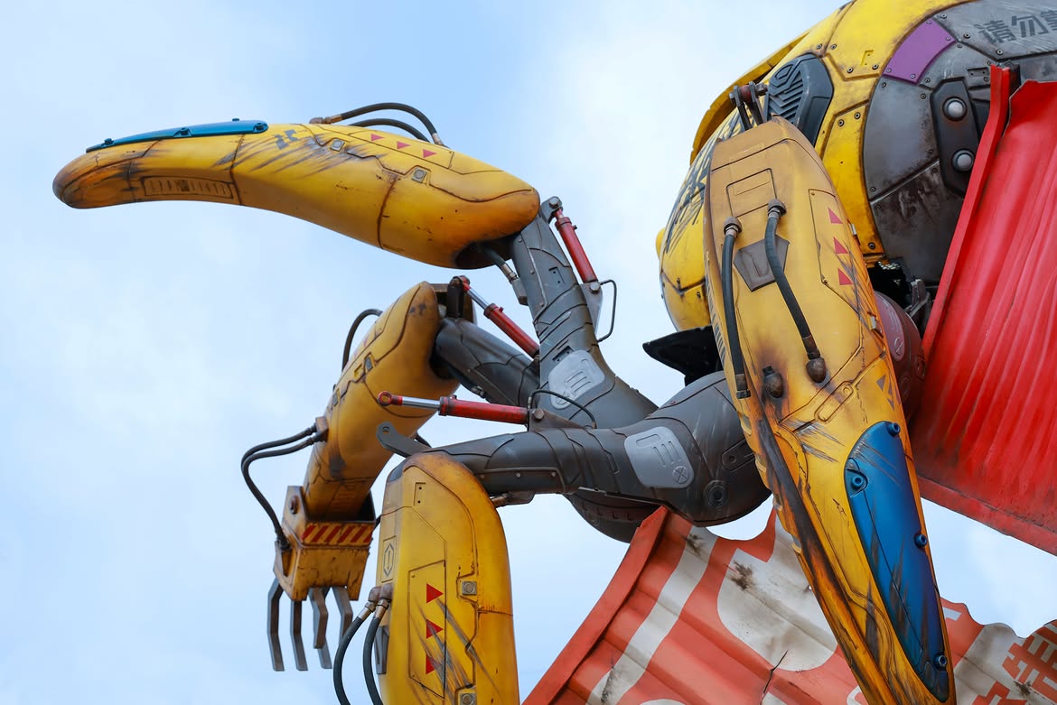 DrewDisneyDude's tweet photo. NEW: Disney shared a first look at a massive Spider-Bot on the Spider-Man roller coaster coming to Shanghai Disneyland!

The park’s Spider-Man-themed land will feature this roller coaster, shopping, food and beverage, and entertainment experiences. https://t.co/9G5vAULS69