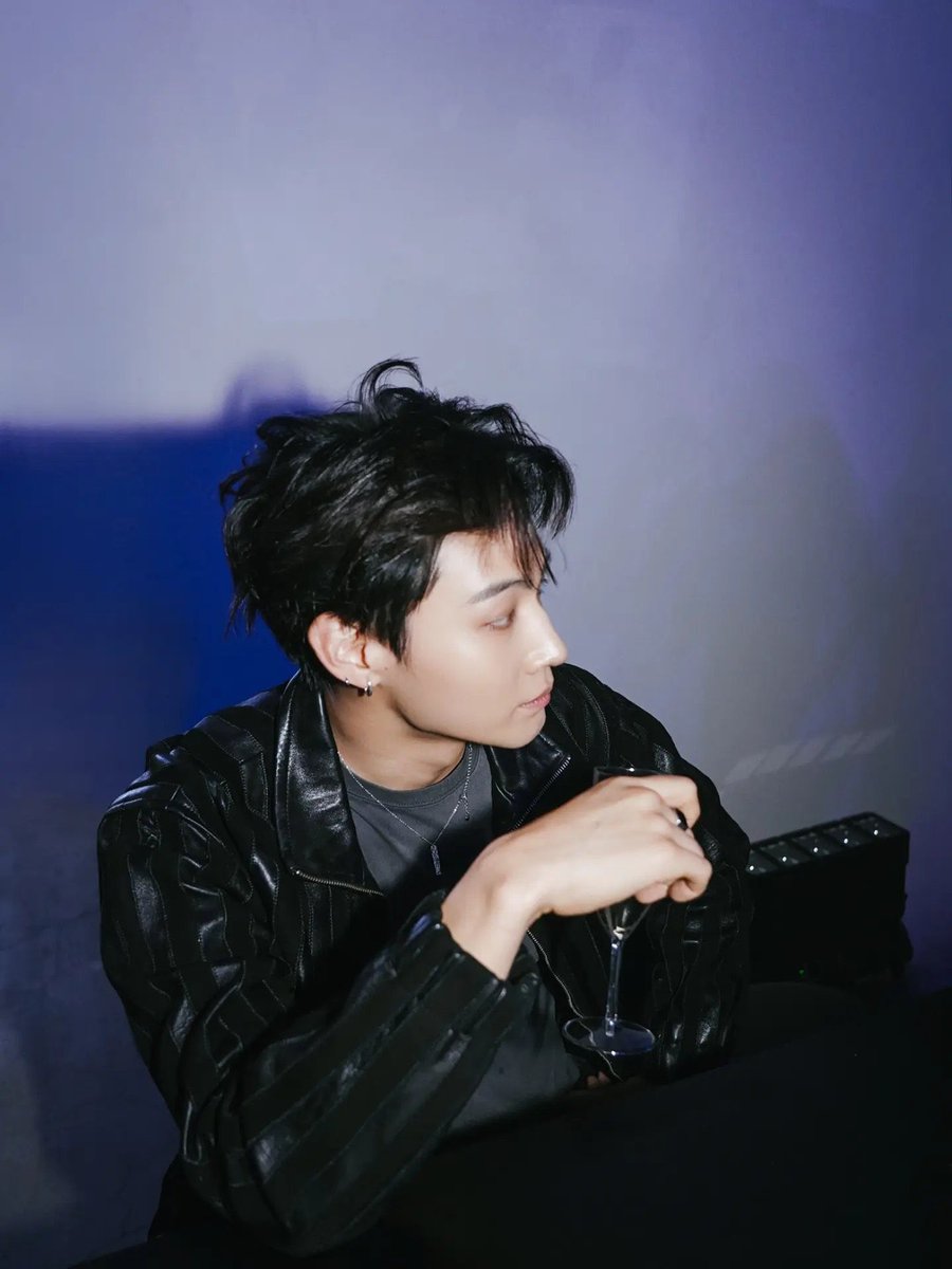 cyjprint's tweet photo. 260706 | INSTAGRAM [evergemiensis] 

JAY B
▪️FastPaper Mag K-POP Party

#JAYB #제이비 @defjaybkr #GOT7 https://t.co/z2PxMxZQFU
