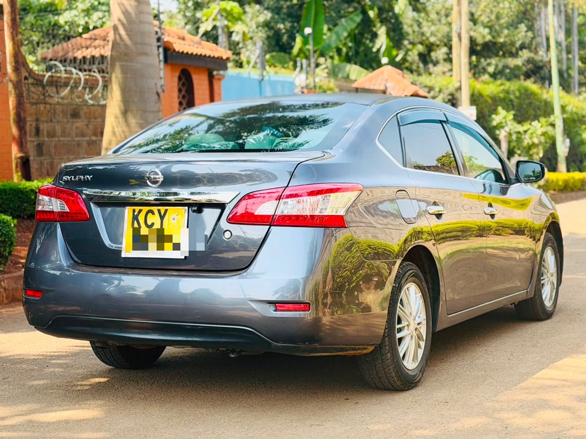 DerrickUdu55582's tweet photo. Nissan sylphy 
Automatic 
1800cc
950,000ksh
0799561061 https://t.co/Vz1bYQKrEt