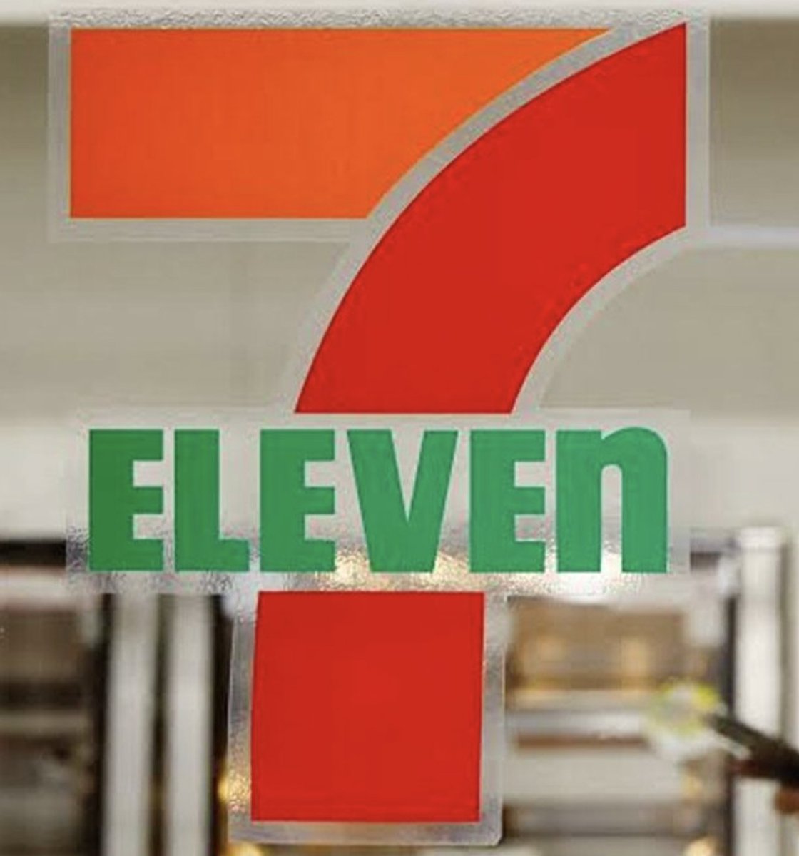 joe_black317's tweet photo. ดราม่าแบรนด์ดัง! 
7-Eleven ยื่นฟ้อง Nike ปมรองเท้า Air Max 95 ใช้แถบสีส้ม-เขียว-แดง คล้ายเครื่องหมายการค้า 
จี้ศาลสั่งระงับขาย พร้อมเรียกค่าเสียหาย https://t.co/mNiUGhknyX
