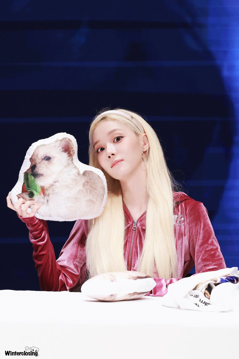 kwtclosing0101's tweet photo. 260704

🫪

#WINTER #윈터
#aespa  #æspa #에스파 https://t.co/GIZge2YJwm
