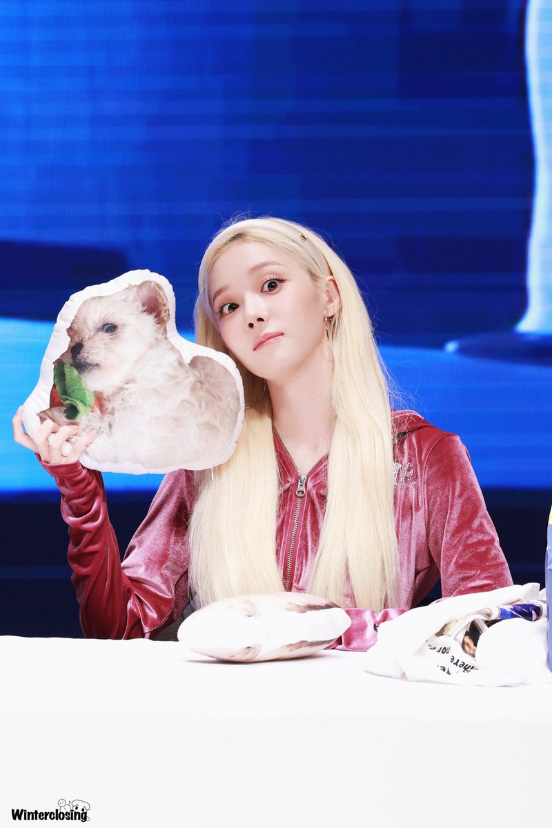 kwtclosing0101's tweet photo. 260704

🫪

#WINTER #윈터
#aespa  #æspa #에스파 https://t.co/GIZge2YJwm