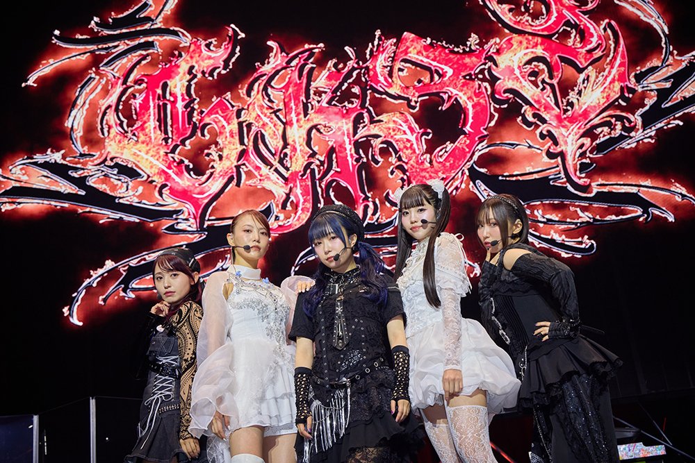 seigura's tweet photo. Guilty Kiss と Saint Snow のツーマンライブ『ラブライブ！サンシャイン!! Guilty Kiss × Saint Snow TWO-MAN LIVE "VS"』をレポート❣　
情熱をぶつけ合う先に奇跡の新ユニット『 GKSS』が誕生 ⁉️

レポートと写真は⏬️
https://t.co/pShvrmUh1E

#lovelive #GKSS https://t.co/Ve9sYGAK7f