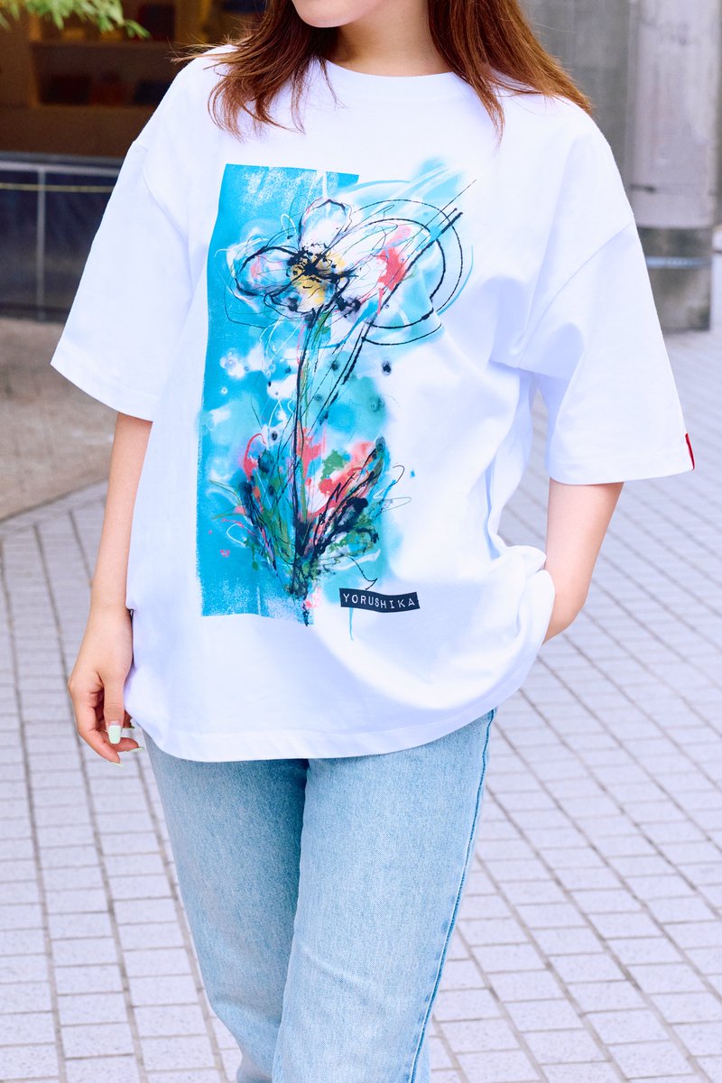 nbuna_staff's tweet photo. ヨルシカ LIVE「盗作」オリジナルTシャツ
予約限定販売
受付は今週7月9日（水）までとなります。
宜しくお願いします！

LIVE 「盗作」初回盤+Tシャツセット
https://t.co/pNLniQFOea

Tシャツ
https://t.co/VGJFjc7vWb

LIVE「盗作」特設サイト
https://t.co/s4t0Fk710F

#ヨルシカ_盗作 https://t.co/voYrK53NHg