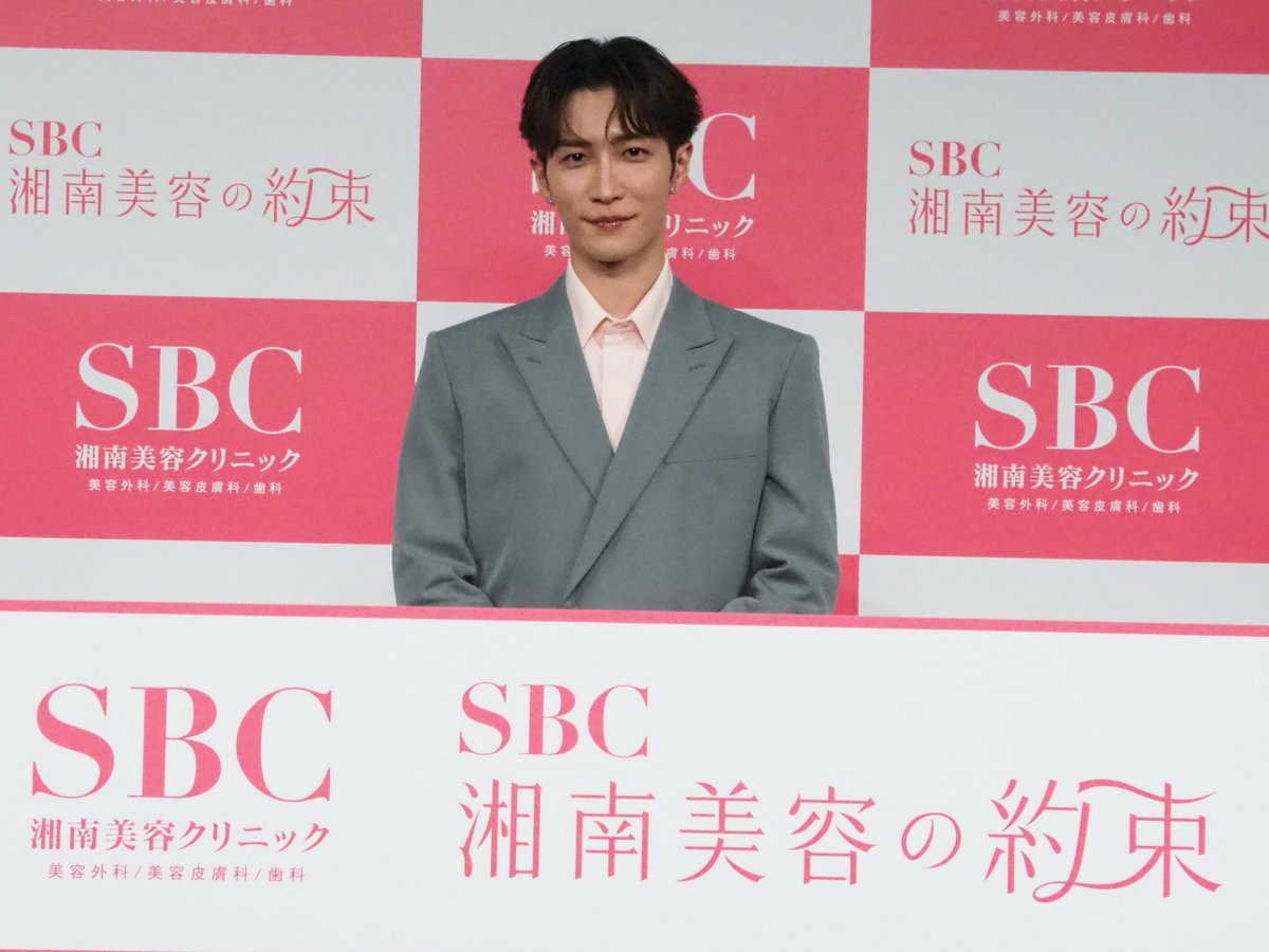 TVGweb's tweet photo. 💙Snow Man・渡辺翔太が登場
SBC湘南美容クリニック
「SBC湘南美容の約束」新CM発表会REPORT

渡辺が明かした“1人ごはん事情”🍚
「Snow Manの動画を見ながら
一緒に食べている感覚」

美容医療へのこだわりや
ハマっていること、
七夕の願い事で切実なハプニングも告白💭

https://t.co/qwuvCnrNrN https://t.co/5XoMisRZt4