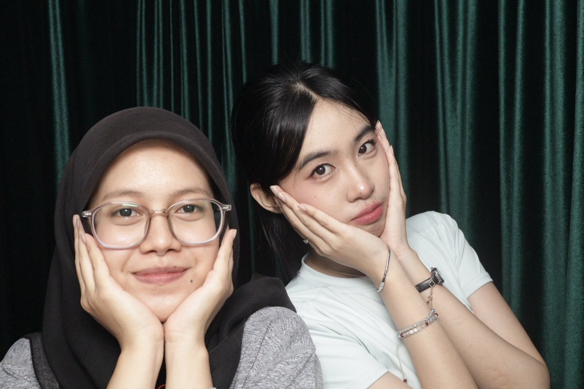 suchanella's tweet photo. abis olahraga lgsng photobooth🏸⭐️ https://t.co/CFZyG1NizC