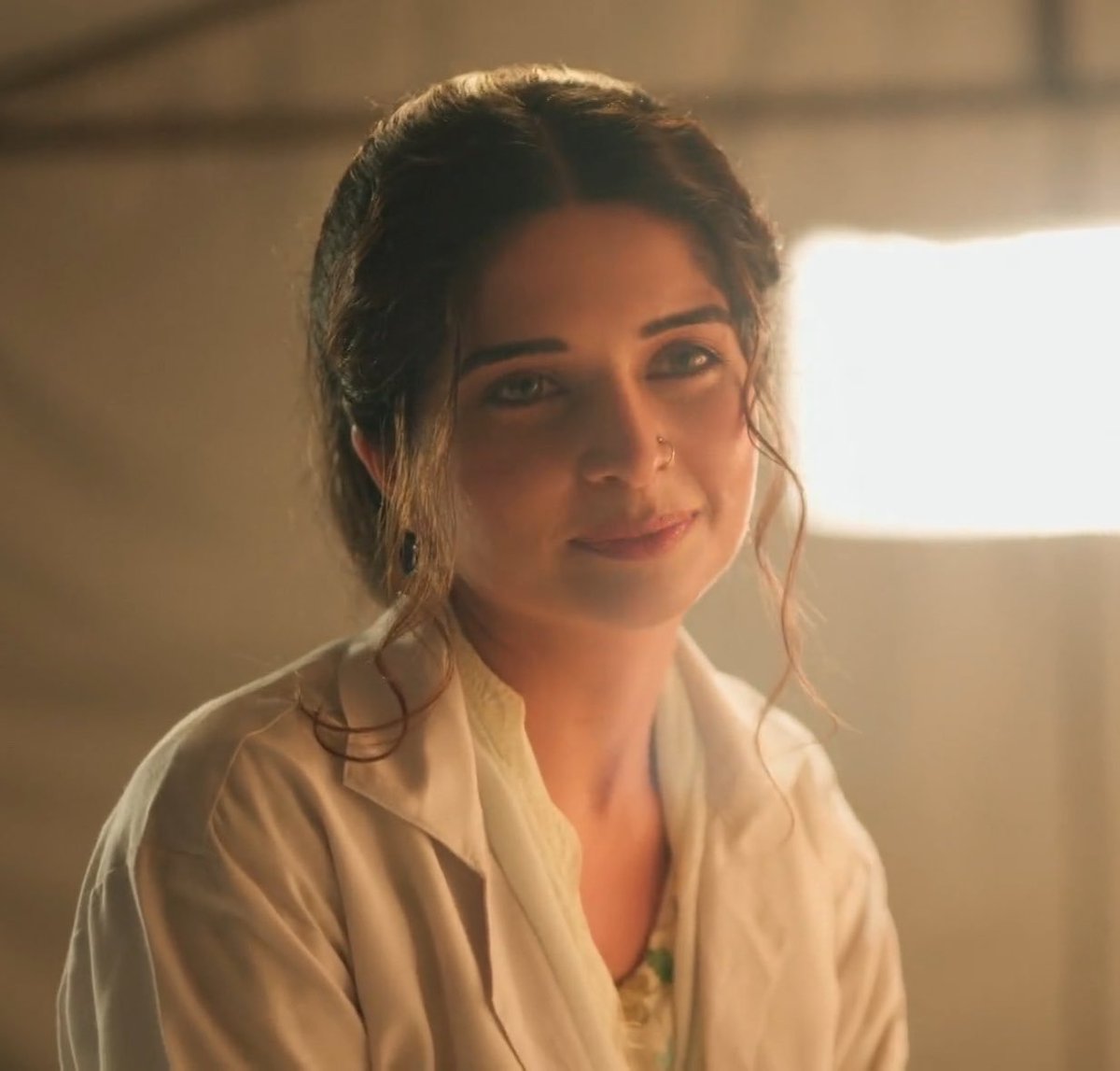 Itsurgurl_AS's tweet photo. Bhavika as Dr. Seher  is slowly winning me over. 

I had my doubts before her entry, but today's epi  she truly feels like the perfect adult Seher now. Absolutely loved her today.

(My teen Seher u will be special ♾️)

[#seherhonekohai #BhavikaSharma #DrSeherKausarBaig] https://t.co/yze7ZuFHGa