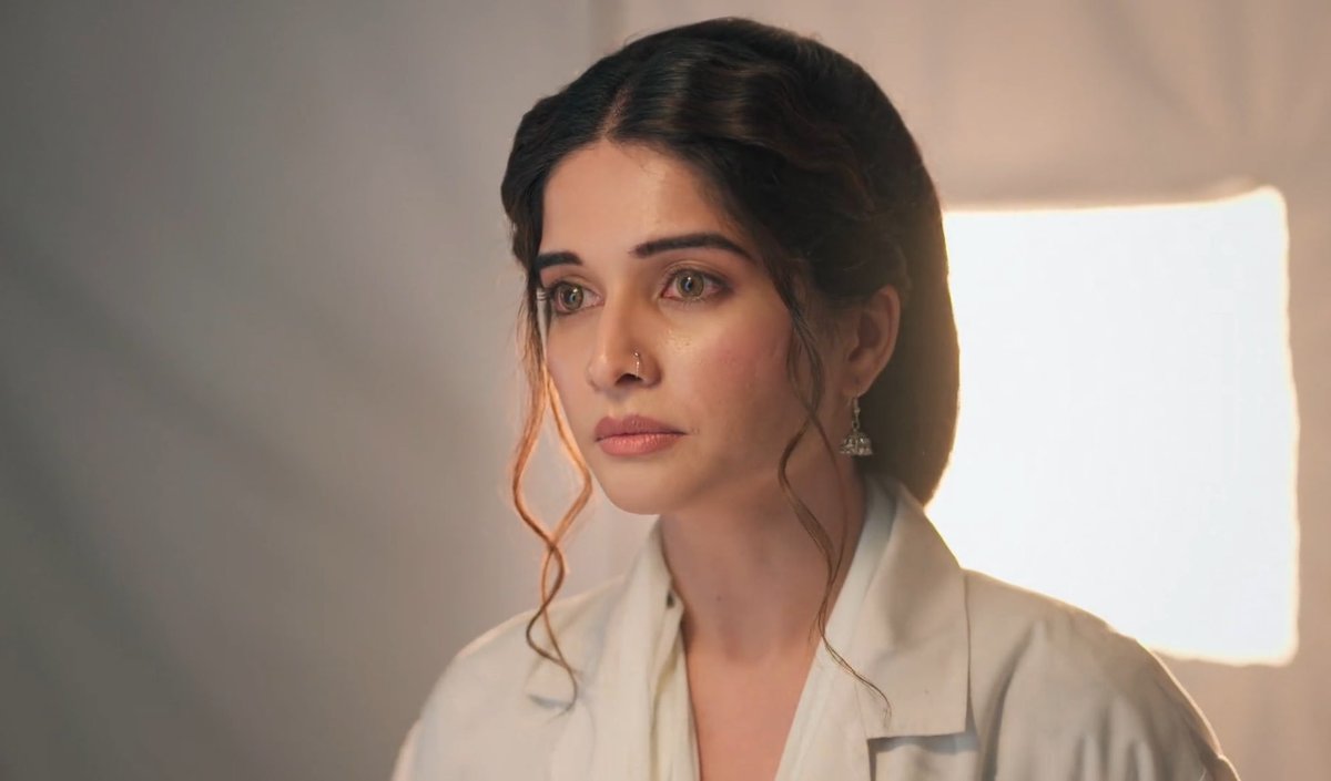 Itsurgurl_AS's tweet photo. Bhavika as Dr. Seher  is slowly winning me over. 

I had my doubts before her entry, but today's epi  she truly feels like the perfect adult Seher now. Absolutely loved her today.

(My teen Seher u will be special ♾️)

[#seherhonekohai #BhavikaSharma #DrSeherKausarBaig] https://t.co/yze7ZuFHGa