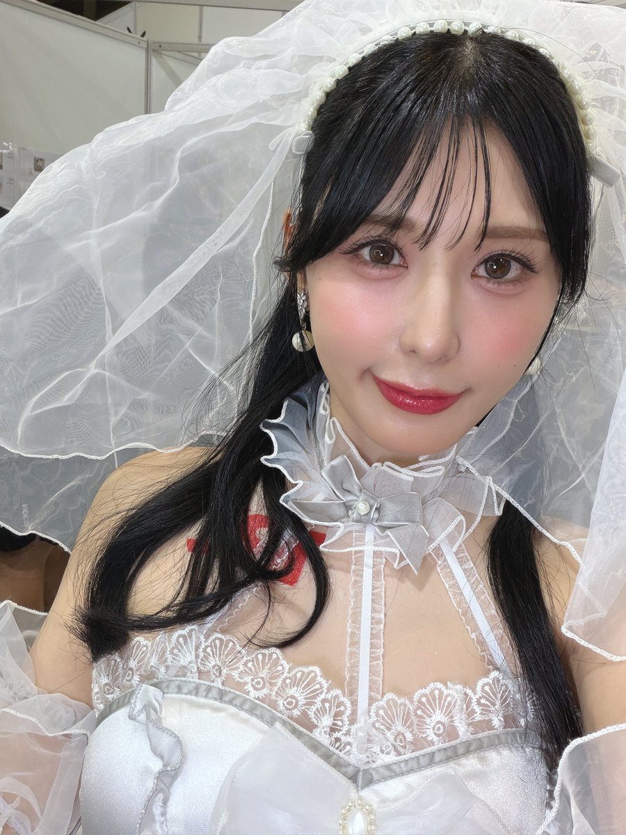 kiho_kanematsu's tweet photo. 为期三天的TRE2026圆满落幕🇹🇼就在几天前，我还以为自己可能因为身体不适而无法演出，所以能够顺利完成三天的演出，我真的非常开心🥲✨所有来到AVway金松纪步展位的粉丝们，你们玩得开心吗？💗我玩得非常开心！大家给予我的能量让我一天比一天感觉好！粉丝们的爱真的让我感到无比温暖。很高兴见到一些第一次见面的朋友，他们看起来也有些害羞。也很高兴能和一些自去年TRE或拍摄活动后就没再联系的老朋友重聚，还能看到那些一直支持我的粉丝们温暖的笑脸✨👸💋这三天，我真切地感受到有这么多人关注我的作品、支持我、爱着我！三天的门票全部售罄，AVway的工作人员也给了我很多赞扬！🥹去年我还在主舞台，今年却从金牌降到了展位，这让我有点儿失去信心。不过，多亏了所有粉丝的支持，我又重拾了信心！💪我会尽我所能，在再次登上主舞台之前，无论以何种形式，只要你们邀请我，我都会来！非常感谢🙏🏻我会好好休息，确保身体状态良好❤️‍🩹😷
