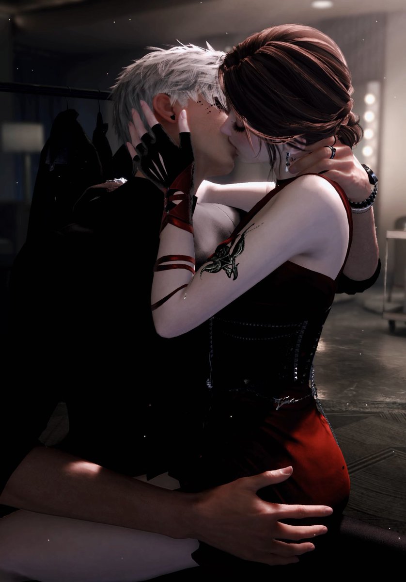 LUCIFIERrrrs's tweet photo. His hands…🤤 https://t.co/x6VyANVCXS