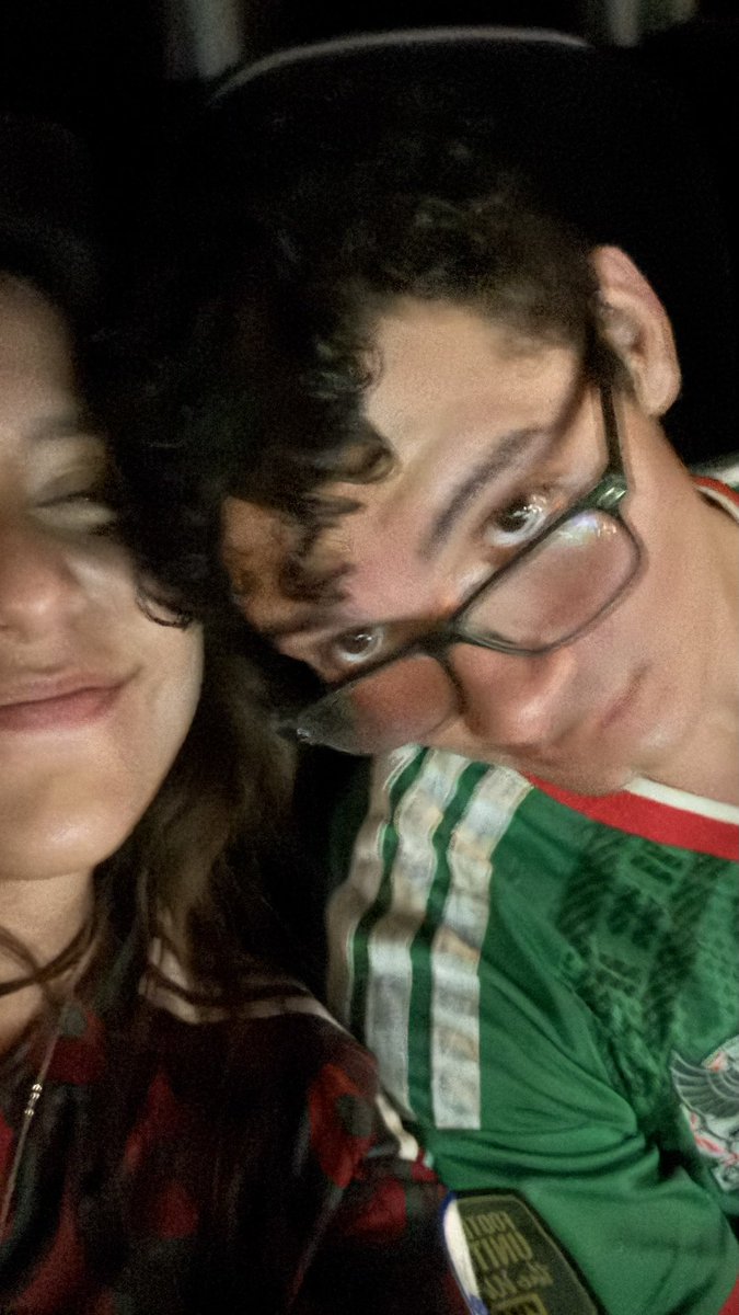 jamylongas's tweet photo. 11 meses con el amor de vida, mi otra mitad, mi dolor de cabeza, mamón como la chingada, quejica de primera, paciente al máximo y un gran trabajador como el buen hombre que es como te amo mi amor yo mato y vivo por ti mi bonito hámster miope https://t.co/M2dRbQuCPB