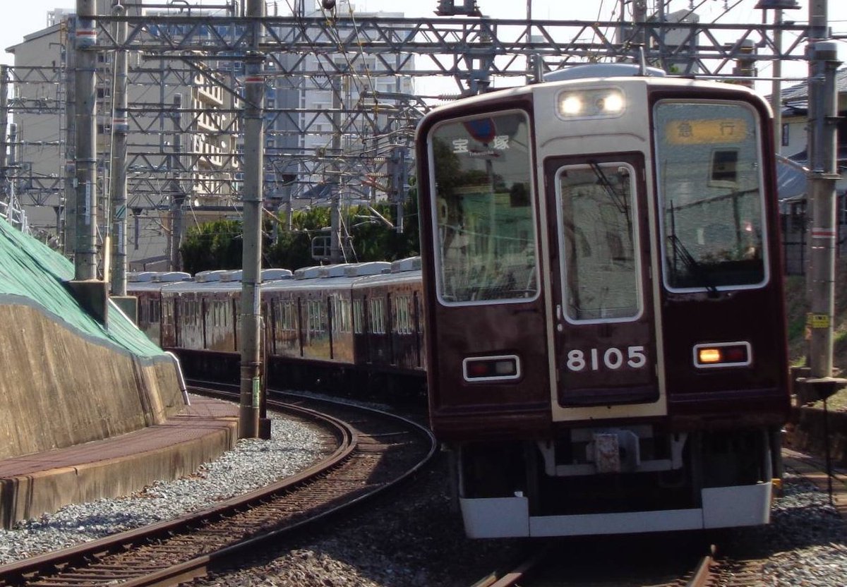 umht_train's tweet photo. #見た人は無言で急行の写真を貼る https://t.co/5Is1TjA0Qk