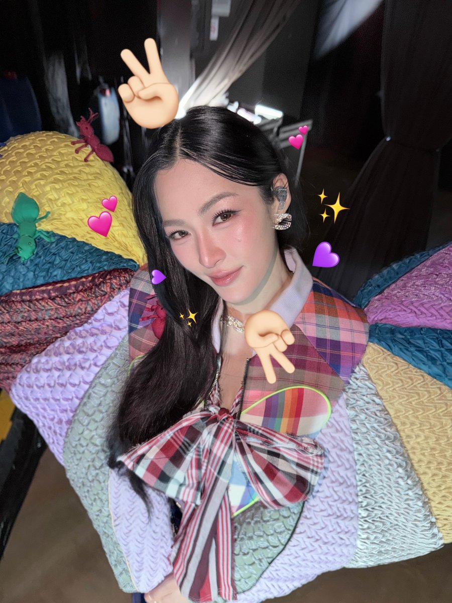 LingOrm_BH's tweet photo. น่ารักกกก รูปสุดท้ายคือ5555555555 💜💕✨️

Cr. IG : homeless_makeupb 

#หลิงออม 
#LingOrm
#หลิงหลิงคอง 
#LinglingKwong https://t.co/lTBSpELpNO