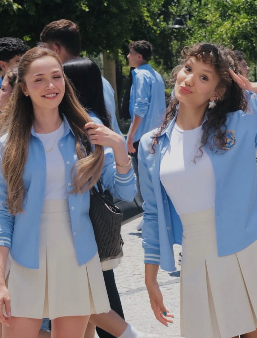 Berrauslufc's tweet photo. 🆕|| #CerenAyruk IG gönderi güncellemesinden 🎀 
#BerraAhsenUslu https://t.co/zXHfIiBZ2s