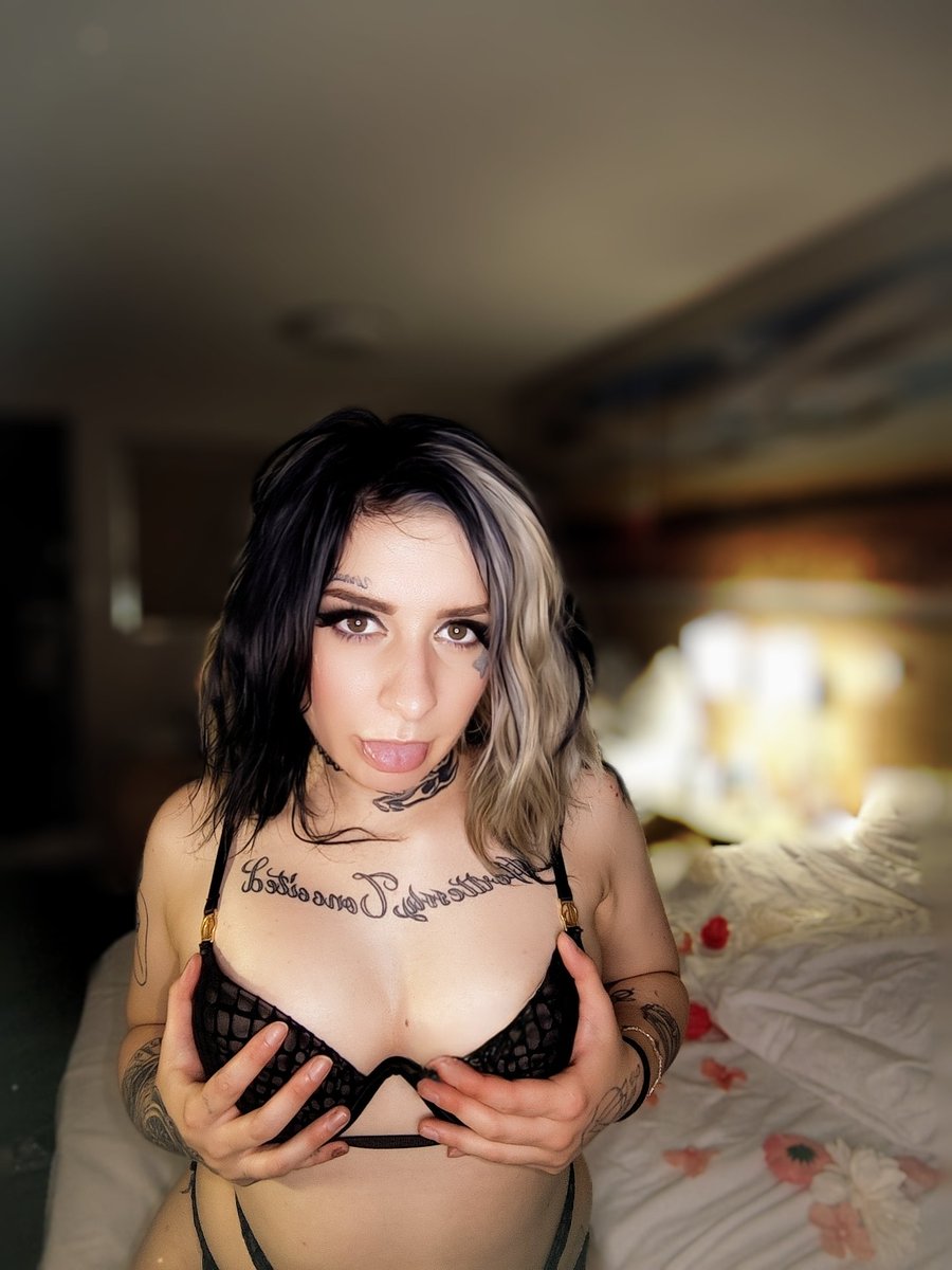 RemiRose6362's tweet photo. https://t.co/1VmfUe7LI6 or
https://t.co/z8l19QJGr9
Or telegram @RemiTooRare ❤️❤️❤️❤️❤️#kansascity #discreet #gfe #pse #tattedout #baddbitch https://t.co/1Crz13jnLl