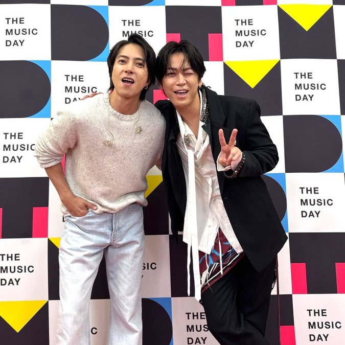 Fan_Kazuya's tweet photo. Instagramポスト！

亀と山P、ツーショット！！
2人ともいい笑顔だぁ💕💕
本家の♪青春アミーゴ、最高だった！！

#亀梨和也Instagram #カメスタグラム
#亀梨和也 亀梨くん https://t.co/zzQhYdv2zW