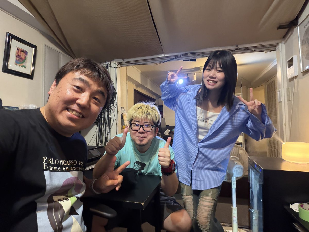t_Kihara's tweet photo. 今日は尊敬する先輩クリエイターHiroya.Tさんとシンガーの心音ちゃんがスタジオに来てくれましたっ！心音ちゃんの歌を聴かせてもらったり、Hiroyaさんと機材談議に花を咲かせたり、充実した時間を過ごしました😊✨️
お二人ともわざわざスタジオまで足を運んでくださってありがとうございましたーっ🙂 https://t.co/19F9BjbwPP