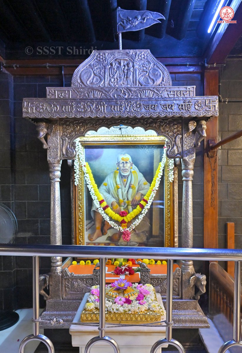 SSSTShirdi's tweet photo. *!! ॐ साई राम !!*
*श्री साईबाबा संस्थान विश्वस्त व्यवस्था,शिर्डी*
*!! ॐ Sai Ram !!*
*Shri Saibaba Sansthan Trust, Shirdi*
≈≈≈≈≈≈≈≈≈≈≈≈≈≈≈≈≈ 
*आरती : माध्यान्ह आरती*
*सोमवार ०६ जुलै २०२६*  
*Aarti :-Madhayan Aarti*
*Monday 06 July 2026* https://t.co/Ct7RhDFsJk
