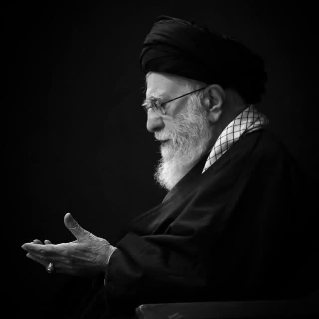 galikashi's tweet photo. 『گر حرم قسمت ما نیست سلام مارا
به عزیز دل ایران برسانید فقط...』

#حی_علی_التهران https://t.co/ZAEnYRcM28