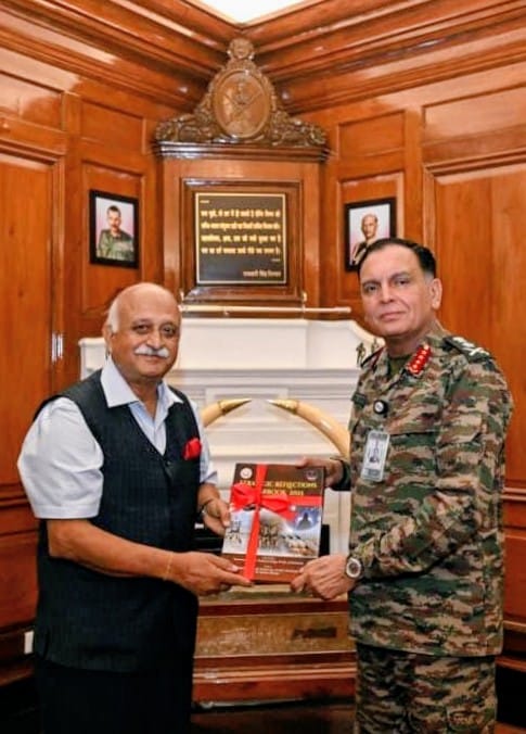 STRIVEIndia1's tweet photo. Chief of Army Staff Gen Dhiraj Seth received Strategic Reflections 2025, STRIVE India's annual publication. The interaction highlighted national security &amp; strategic research. COAS was invited to address veterans during his next visit to Lucknow. 🇮🇳 #COAS #IndianArmy #STRIVEIndia https://t.co/ZnhK4C1zCv