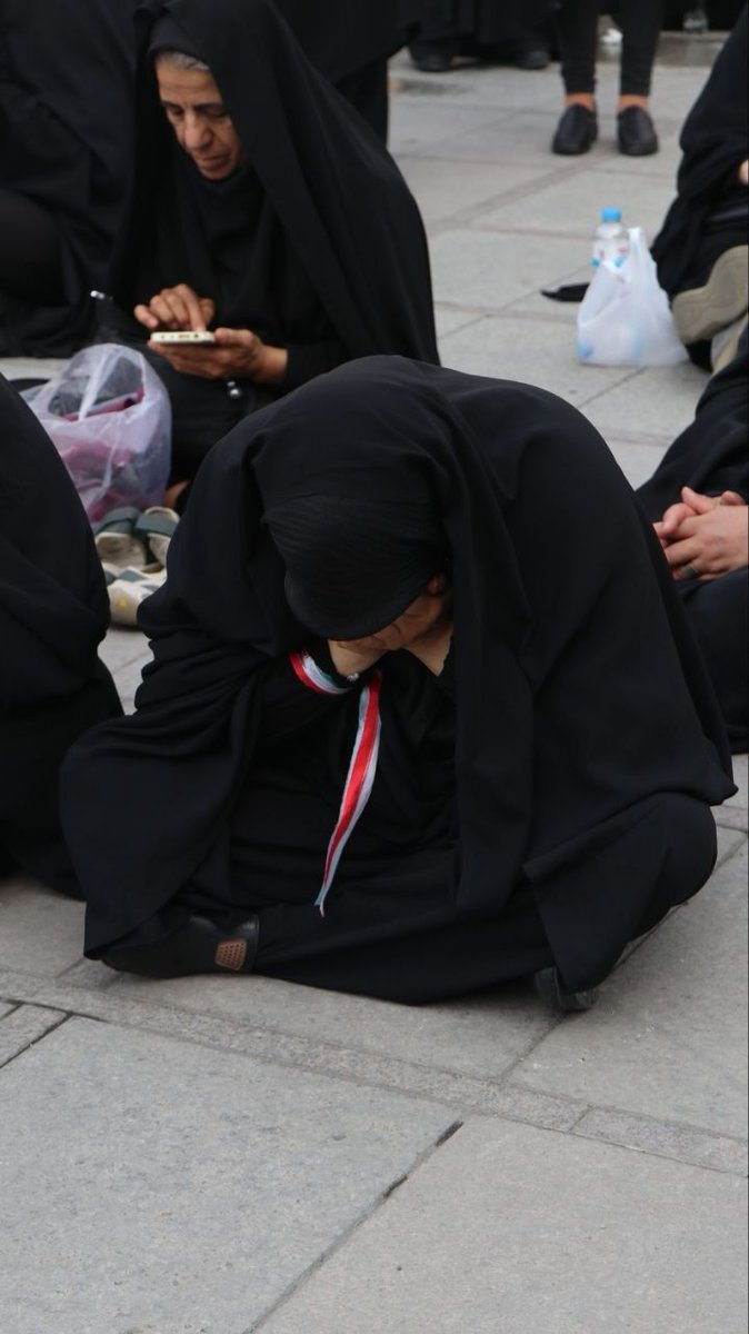 fatemeh191701's tweet photo. وقتی ندای حق در کوچه‌پس‌کوچه‌های تهران طنین‌انداز می‌شود، بدان که پیروزی نزدیک است
#حی_علی_التهران https://t.co/3ABIyUG3jq