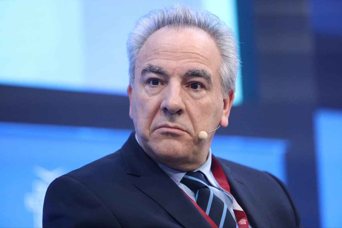 sakellaris04's tweet photo. @PrimeministerGR Αν είναι να το σηκώσει το τηλέφωνο στις τρεις το πρωί όταν θα χτυπάει αυτός ο φελλός..
Καλύτερα άστο να χτυπάει.. https://t.co/BOmw8fTbEM