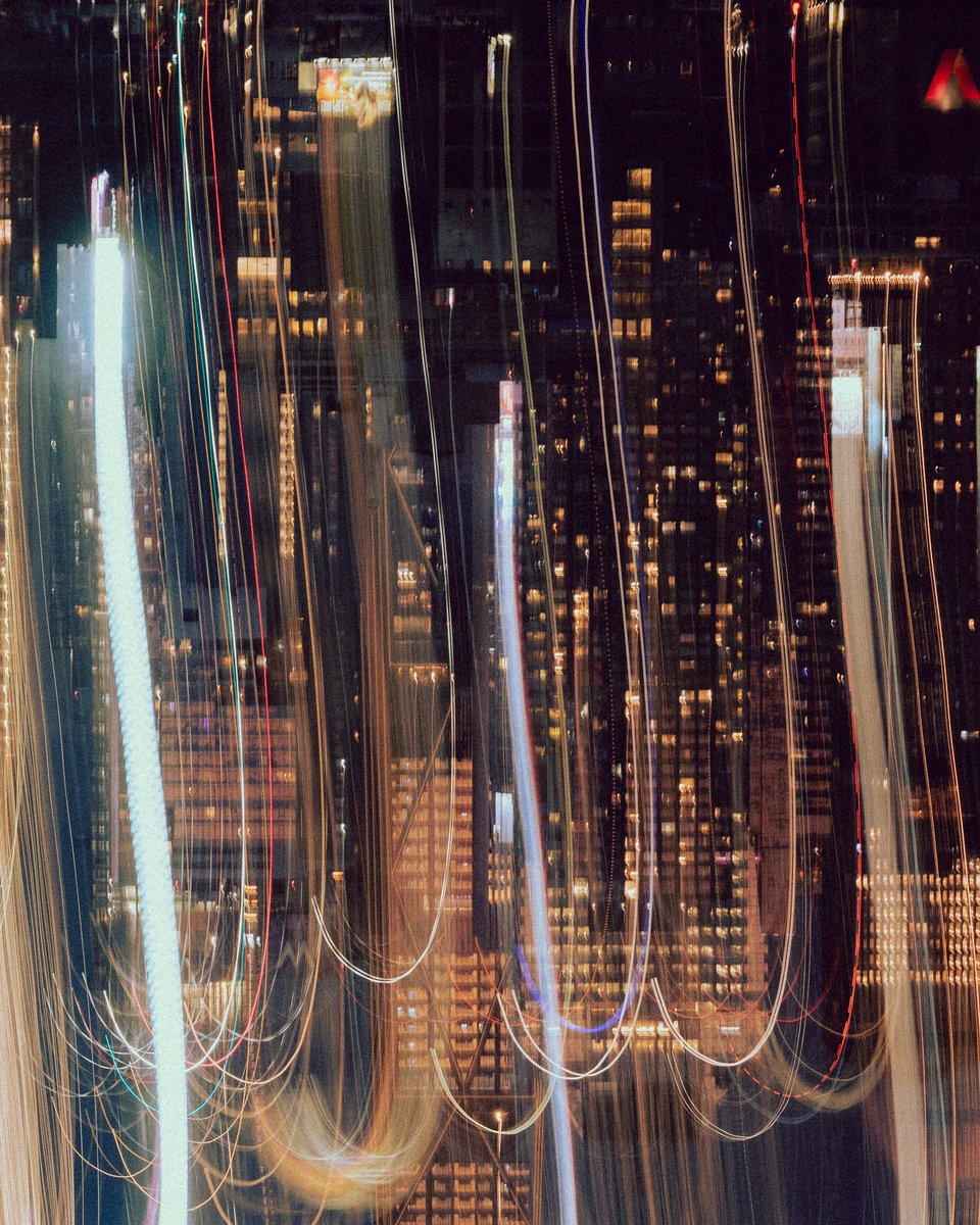 YuraForrat's tweet photo. Manhattan lights 🎞️ https://t.co/UkzVSQsmJ2