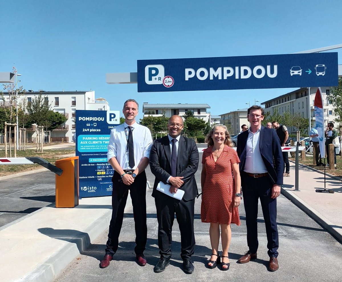 Caenlamer's tweet photo. 🚘Une nouvelle alternative à la voiture #caen
Le parking relais Pompidou est désormais ouvert ! 
Il permet de laisser sa voiture et de poursuivre son trajet en bus, bientôt en tramway ou à vélo.
🅿️300 places dont 250 en P+R @TwistoCaen 
🚲Un futur abri vélo
🌳123 arbres plantés https://t.co/pntv9yvMtt