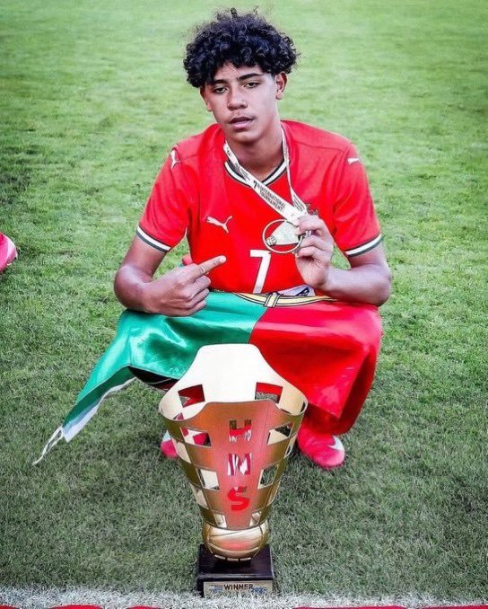 its_mai5's tweet photo. 🚨 Countries that Cristiano Ronaldo Junior can Play for in 2030 FIFA World Cup according to his bloodline.

- 🇵🇹 Portugal —Father
- 🇺🇸 USA — Birthplace  
- 🇪🇸 Spain — Residency…. love https://t.co/V5OUhKbJg4