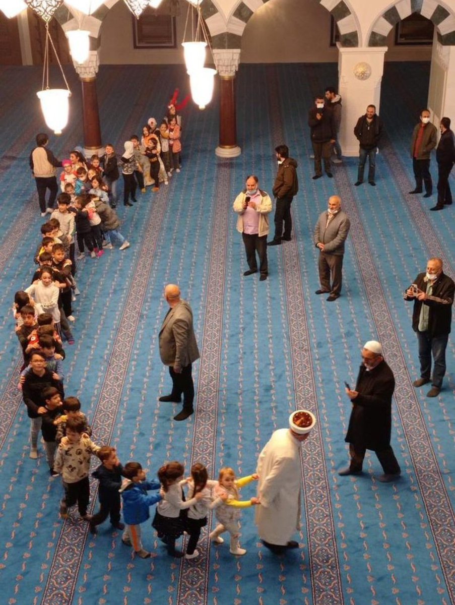 digerkm's tweet photo. Çocuklar camilerin süsüdür.

Yaz Kur'an Kursları bugün başladı. https://t.co/jlOPwWdMOo