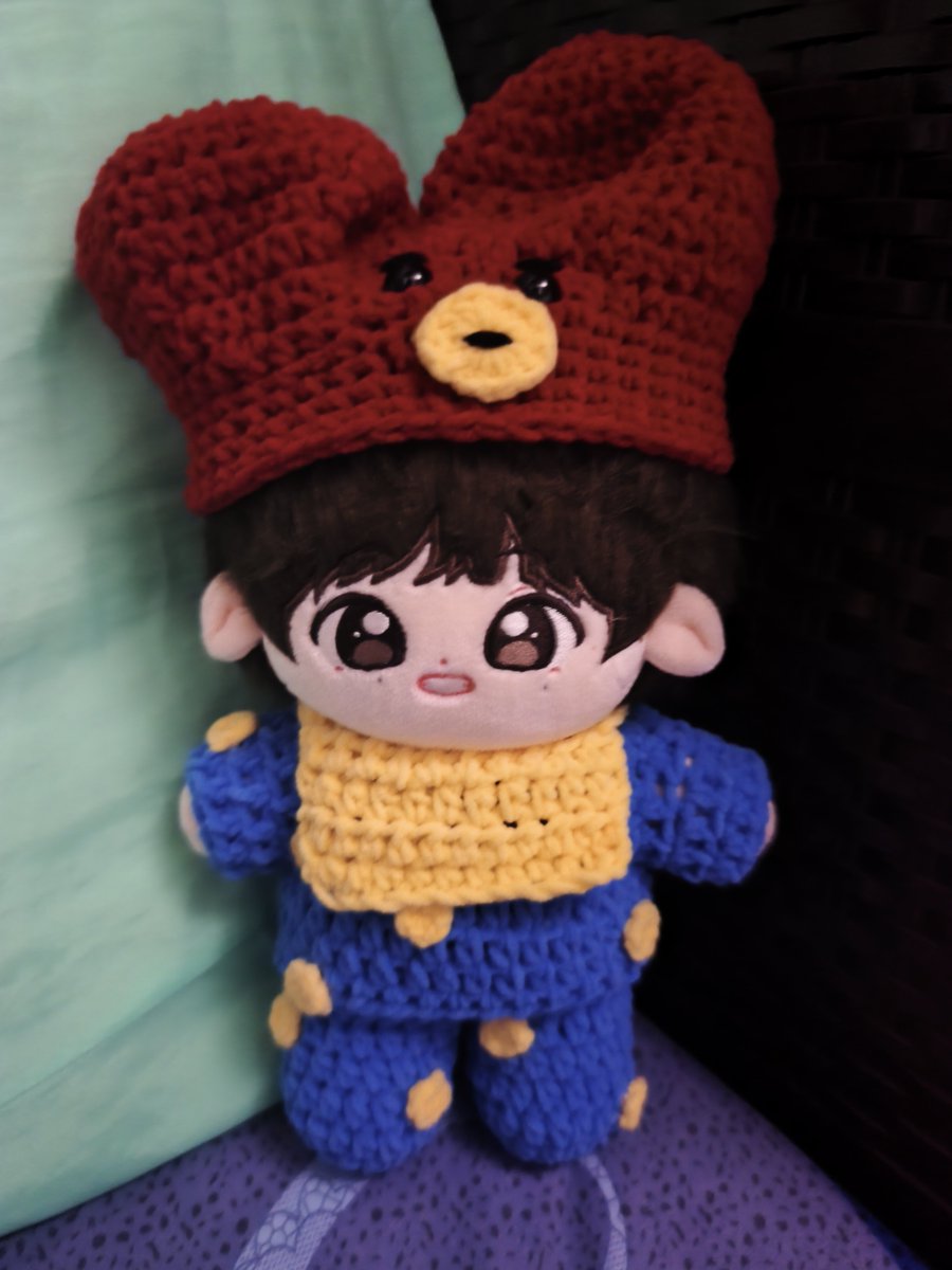 madeforhyun's tweet photo. Complete outfit set for BT21 Cooky (Jungkook) and Tata (Taehyung) 20cm plushies 💜

actual fit photo credit: teteandjeykey

#방탄소년단 bangtan bt21 doll https://t.co/OhJph4zuy8