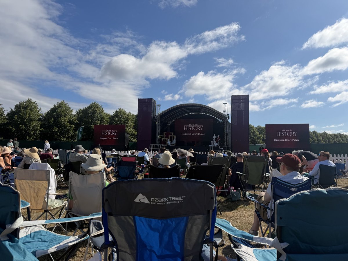 Daledot's tweet photo. Great time at the first ever The Rest is History Festival in London!  Even got a pic with @holland_tom.  @TheRestHistory https://t.co/9EPVKFbz3k