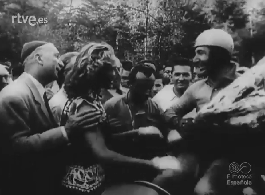 MsportXtra's tweet photo. #F1 #OnThisDay, July 6th 1952. At the Rouen-Les-Essarts racing facility, @ScuderiaFerrari took a 1-2-3 finish with Alberto Ascari winning the #FrenchGP ahead of Nino Farina and Piero Taruffi. https://t.co/WFdvvu5LZN #MsportXtra https://t.co/qcBAAyLSN2