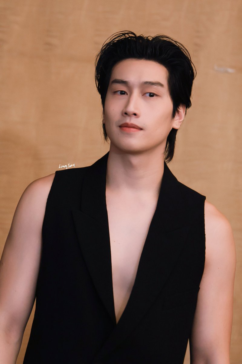 LLiangsssy's tweet photo. Hey, how can someone be this handsome?

BIBLE FANSIGN IN SHANGHAI
 
#BibleShanghai1stFansign
#BibleWichapas #bsumone
@biblesumett https://t.co/hop6hEsqcu